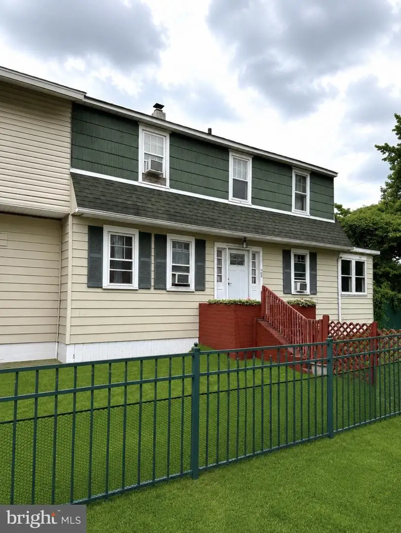 906 Washington Ave, Croydon, PA 19021 - #2