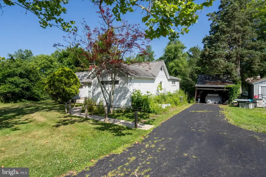 2561 Pickertown Rd, Warrington, PA 18976 - #2