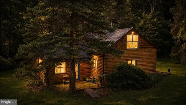 12 Natures Way, UPPER BLACK EDDY, PA 18972