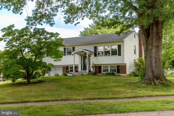 494 Overlook Dr, WARMINSTER, PA 18974
