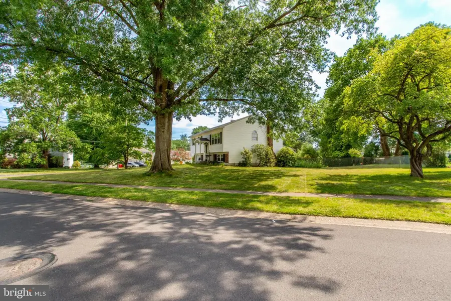 494 Overlook Dr, Warminster, PA 18974 - #2