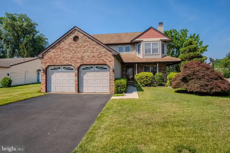 952 Duxbury Dr, Langhorne, PA 19047 - #2