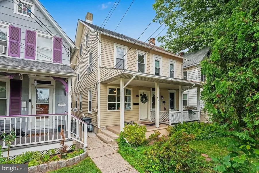 717 W Broad St, Quakertown, PA 18951 - #2