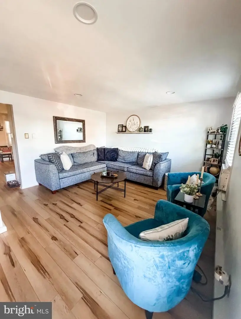 4 S 9th St, Perkasie, PA 18944 - #3