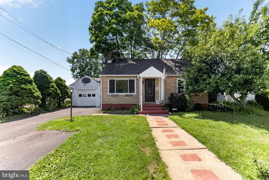 412 N Ambler St, Quakertown, PA 18951 - #2