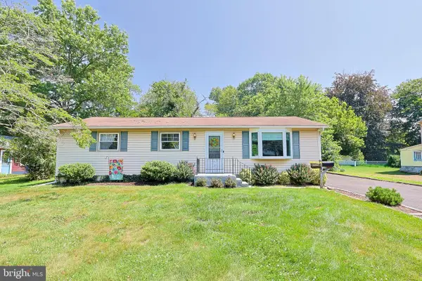 140 Longshore Ave, YARDLEY, PA 19067