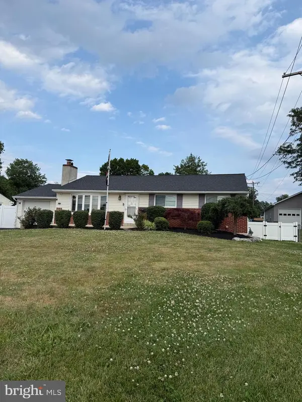 261 Valley Rd, WARMINSTER, PA 18974