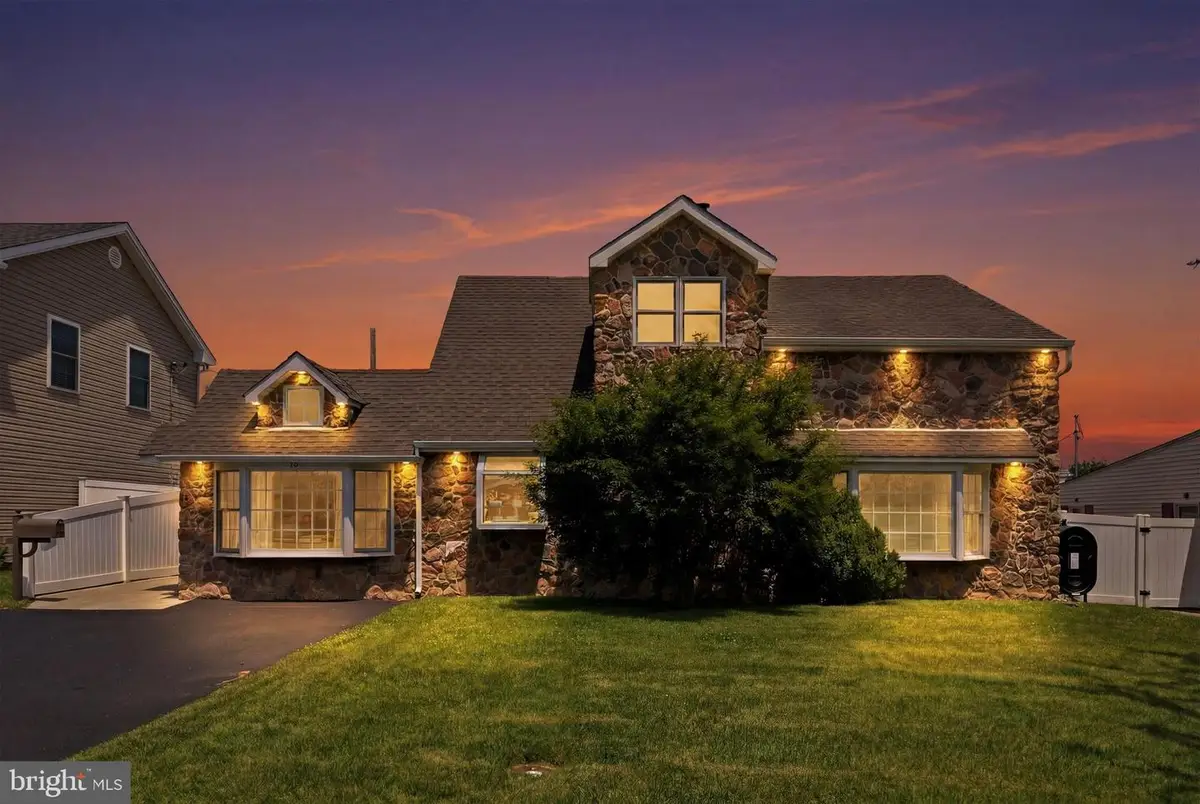 10 Granite Rd, Levittown, PA 19057 - #1
