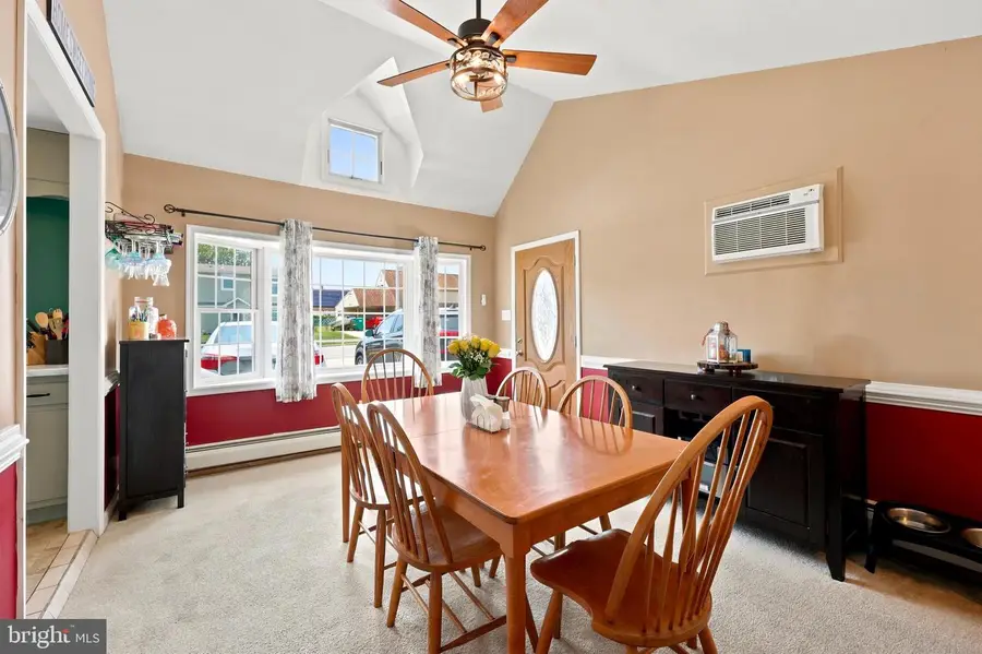 10 Granite Rd, Levittown, PA 19057 - #3