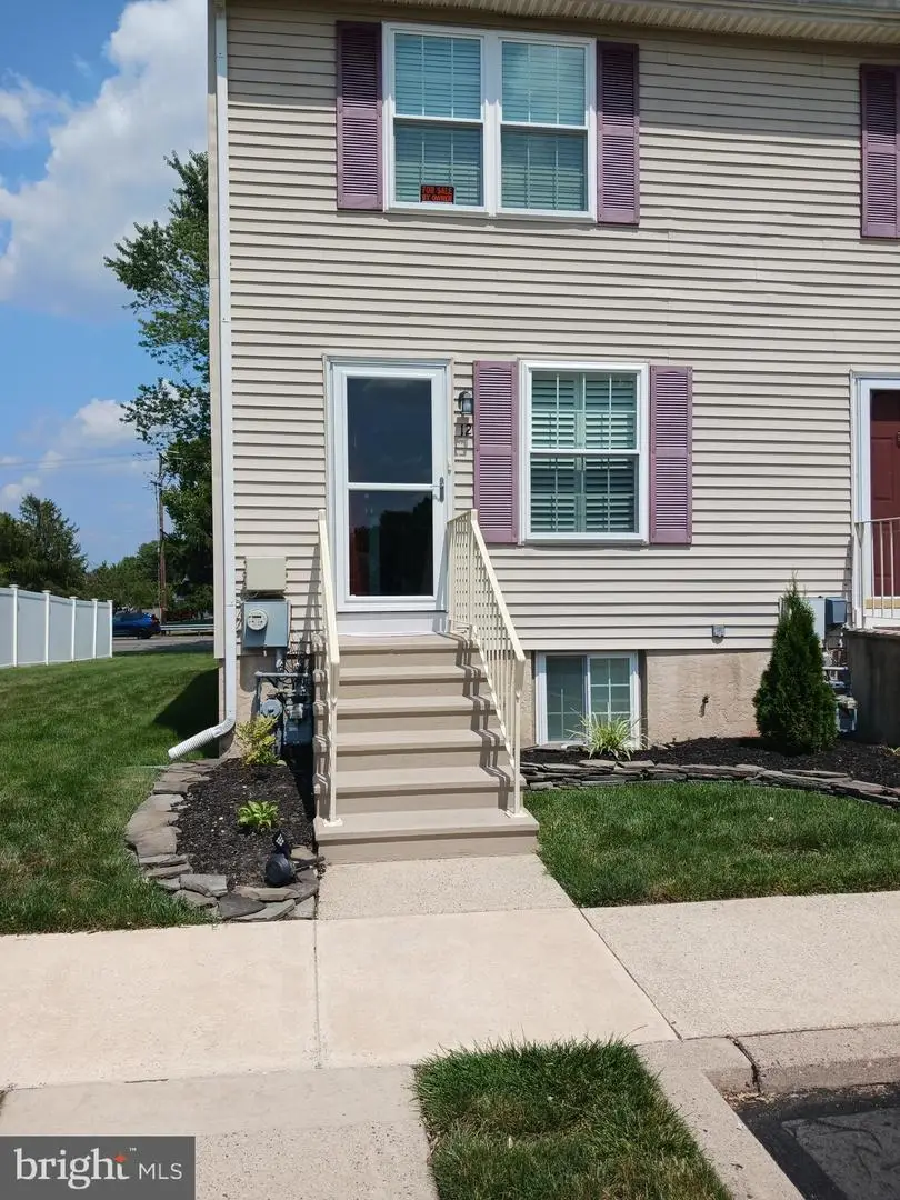 12 Carriage Knoll Ct, Langhorne, PA 19047 - #2