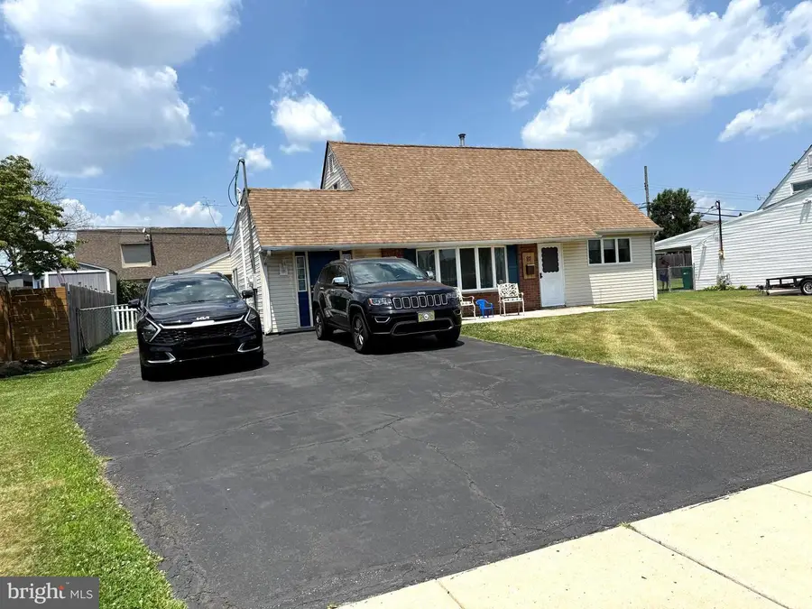 81 Queen Lily Rd, Levittown, PA 19057 - #2