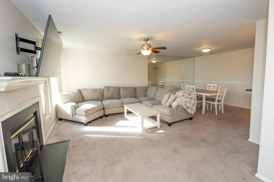 68 Catherine Ct, Levittown, PA 19057 - #3