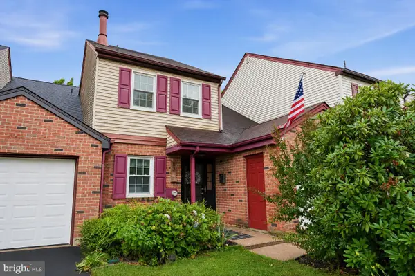 83 Andover Dr, LANGHORNE, PA 19047