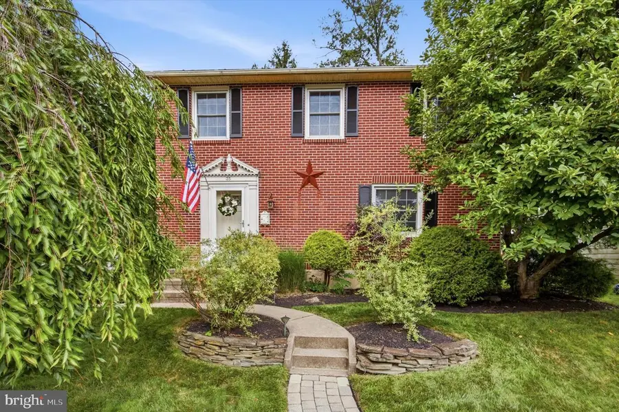 35 E Temple Ave, Sellersville, PA 18960 - #2