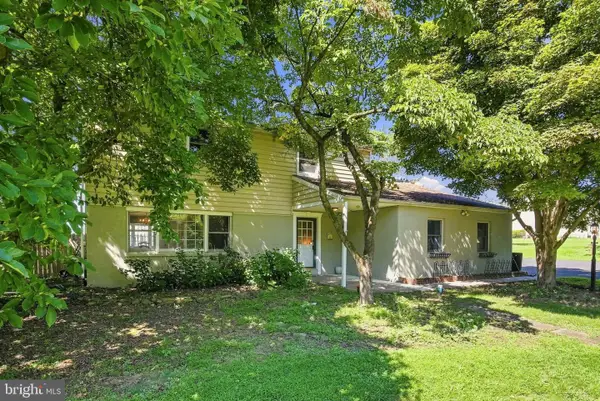 404 Hilltown Pike, LINE LEXINGTON, PA 18932