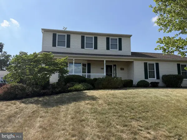 56 Woodview Dr, CHALFONT, PA 18914