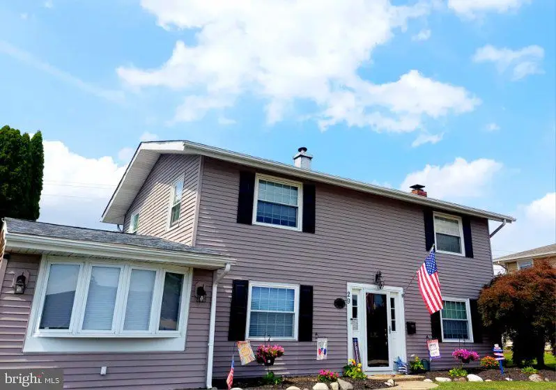 29 Tinder Rd, Levittown, PA 19056 - #2