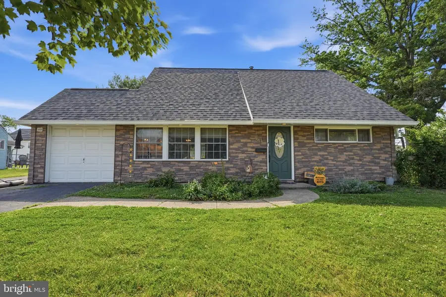 41 Crystal Pl, Levittown, PA 19057 - #2