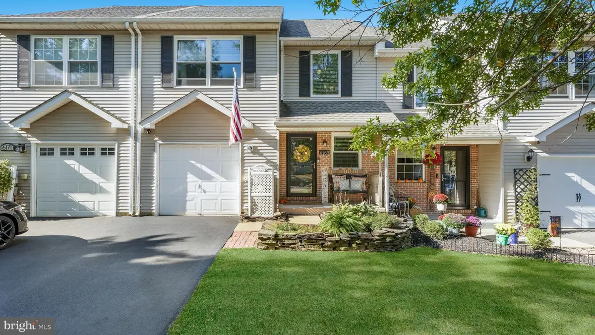 6169 Mountain Laurel Ct, Pipersville, PA 18947 - #1