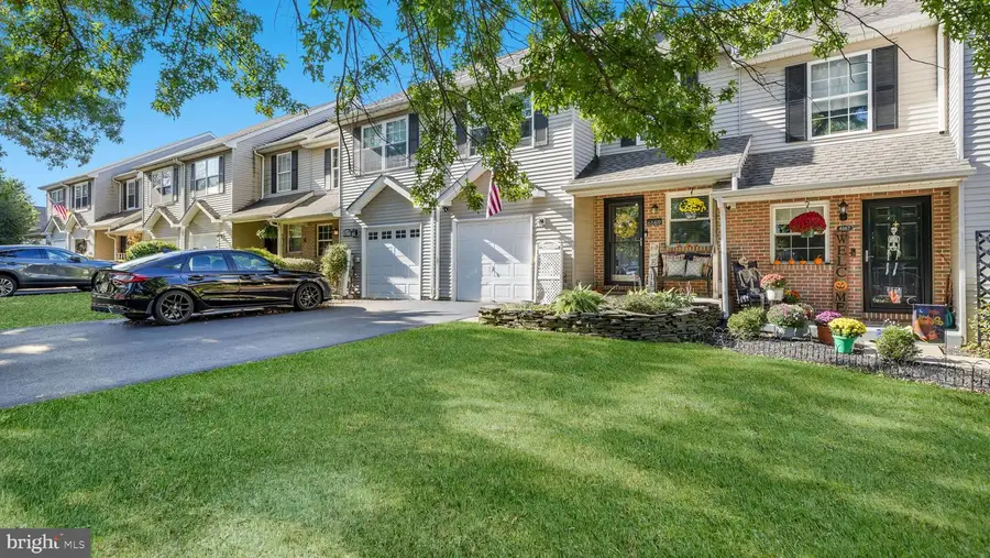 6169 Mountain Laurel Ct, Pipersville, PA 18947 - #2