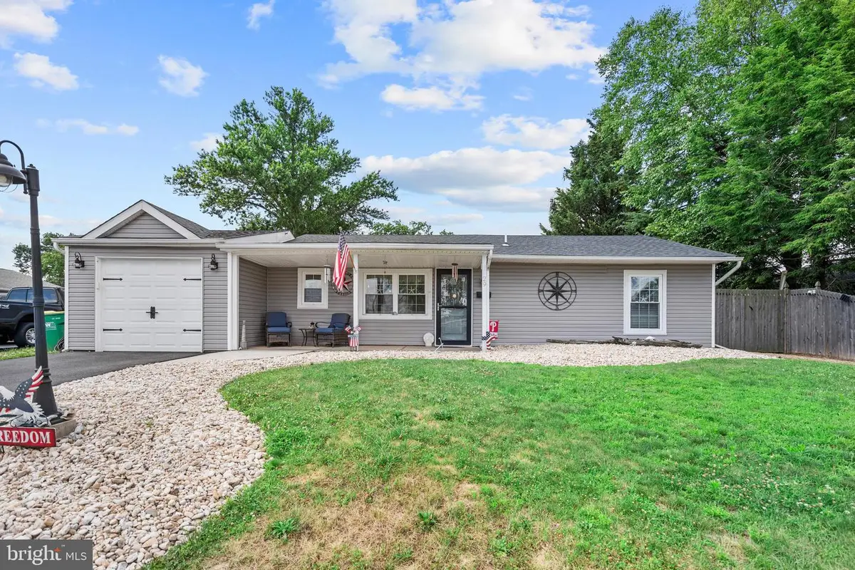 29 Favored Ln, Levittown, PA 19055 - #1