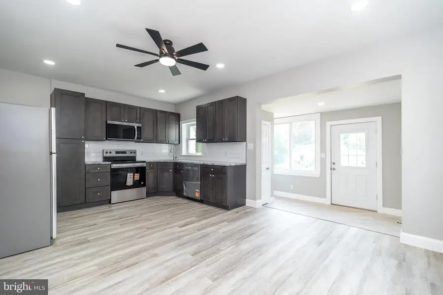 140 S 3rd St, Quakertown, PA 18951 - #2