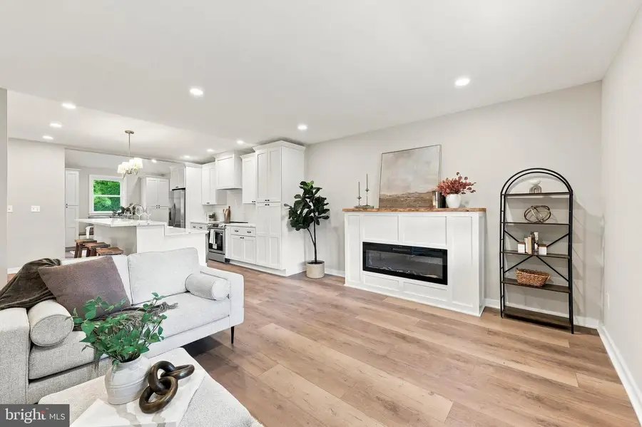 1095 Washington Ave, Newtown, PA 18940 - #2
