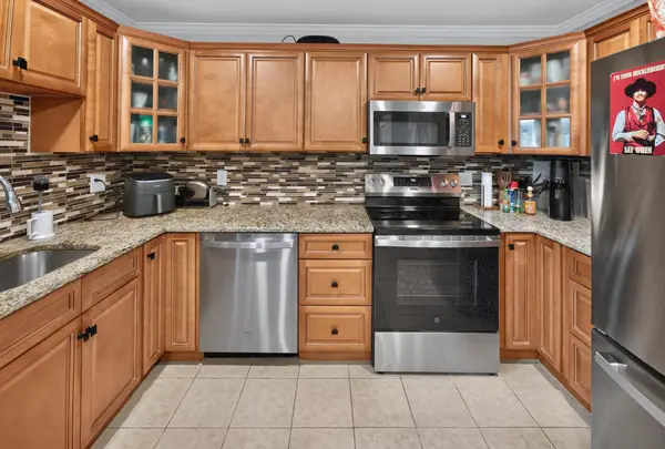 35 Palm Ln, LEVITTOWN, PA 19054