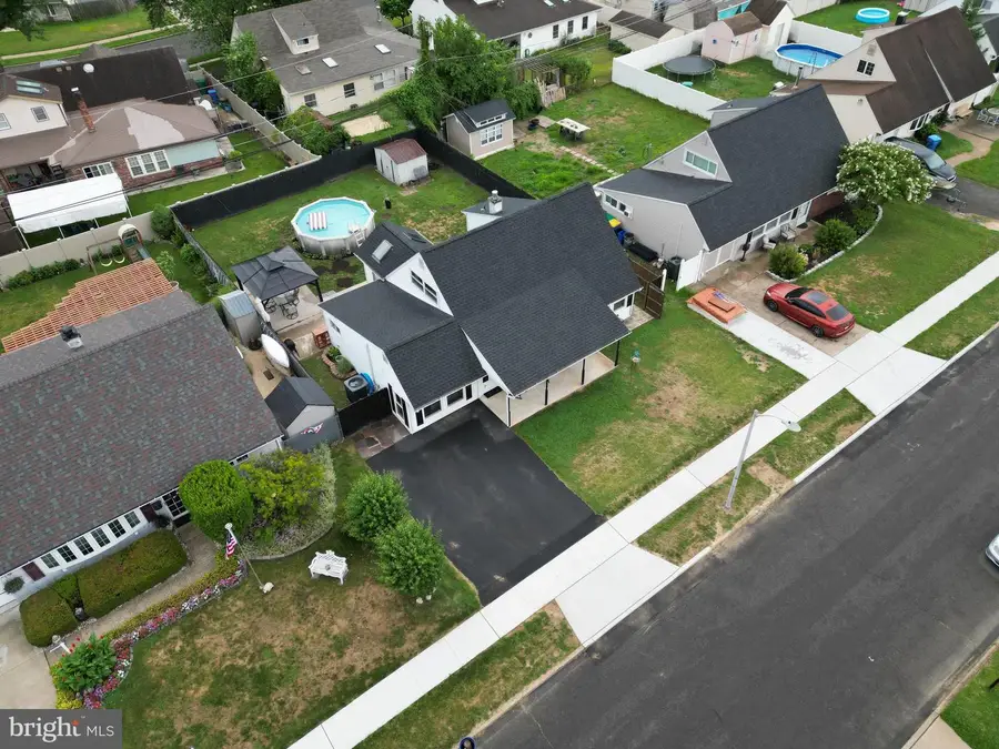 14 Verdant Rd, Levittown, PA 19057 - #2