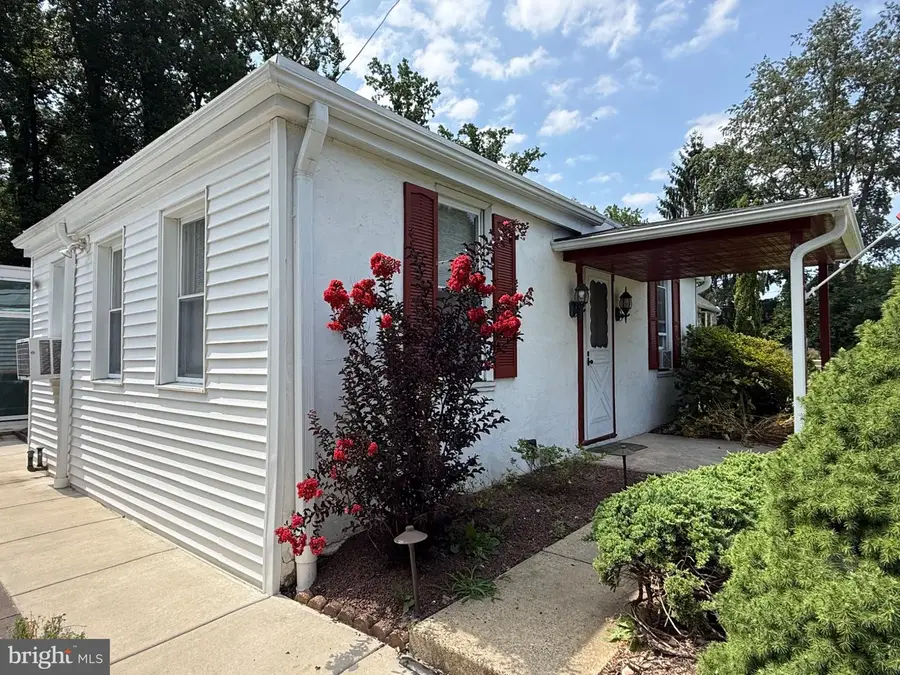 623 Knoll Ave, Penndel, PA 19047 - #2