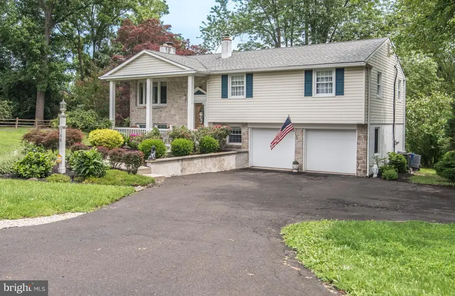 744 Kleckner Rd, Bensalem, PA 19020 - #2
