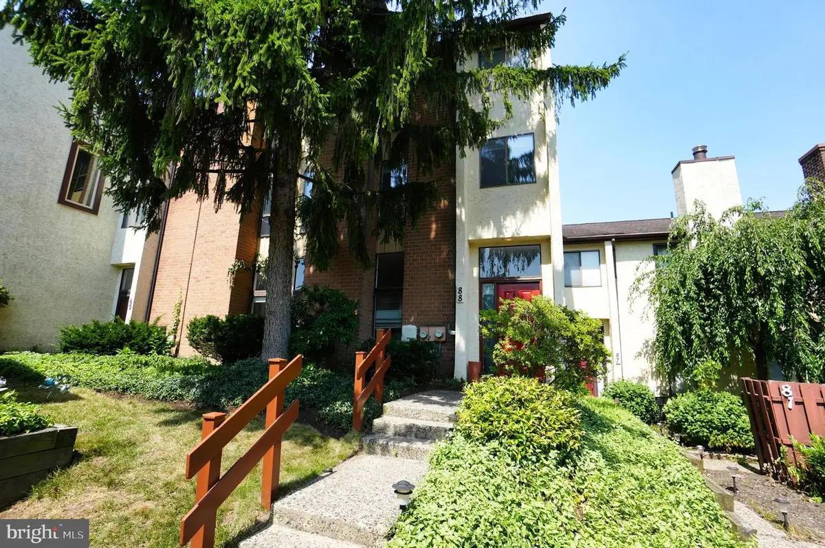 88 Palace Ct, Chalfont, PA 18914 - #1