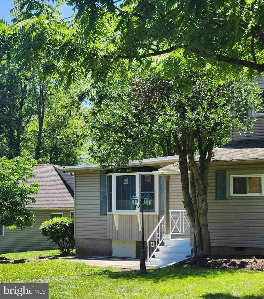 814 Dolington Rd, Newtown, PA 18940 - #2