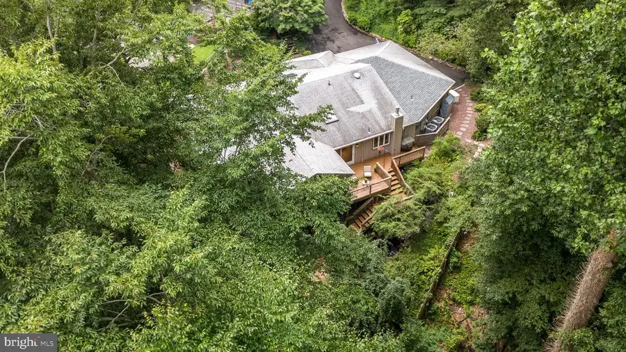 24 Springtree Ln, Yardley, PA 19067 - #3