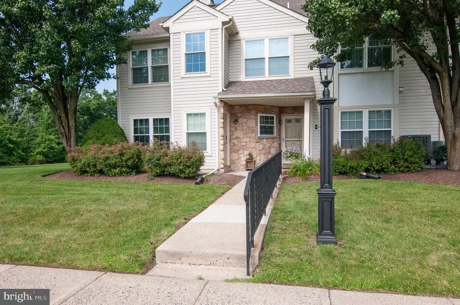 911 Eaton Ct, Quakertown, PA 18951 - #2