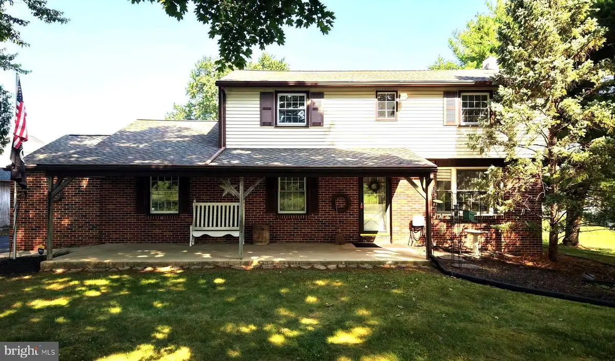 571 Township Line Rd, Telford, PA 18969 - #1