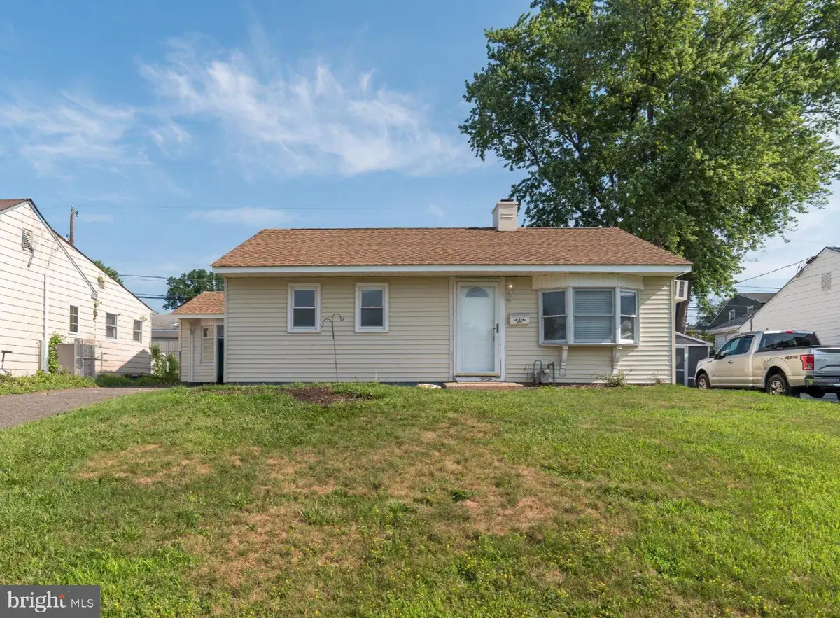 317 Andover Rd, Fairless Hills, PA 19030 - #1