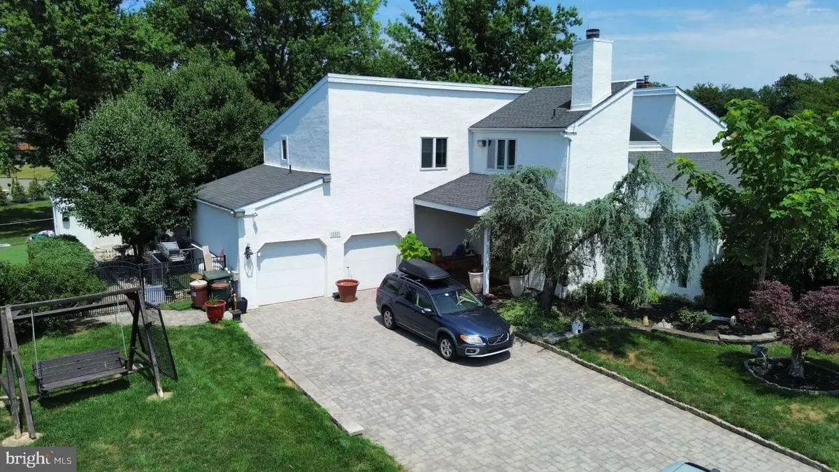 222 Vermeer Dr, Feasterville Trevose, PA 19053 - #1