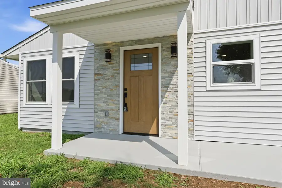 177 Pinewood Dr, Levittown, PA 19054 - #3