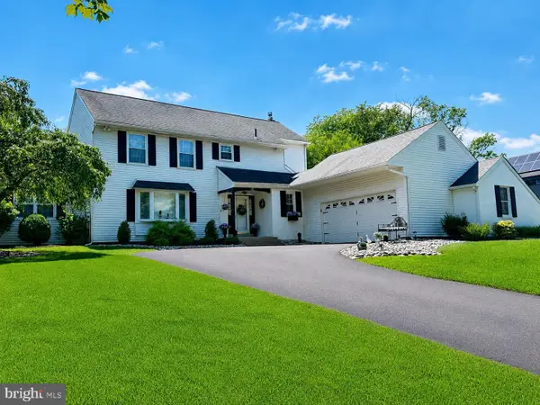 22 W Norton Dr, CHURCHVILLE, PA 18966
