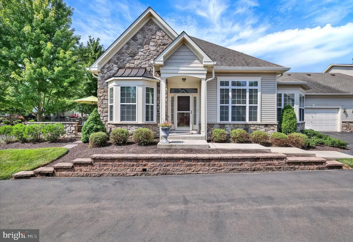 216 Willow Dr, Newtown, PA 18940 - #1