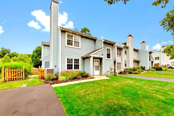 119 Carousel Cir, CHALFONT, PA 18901
