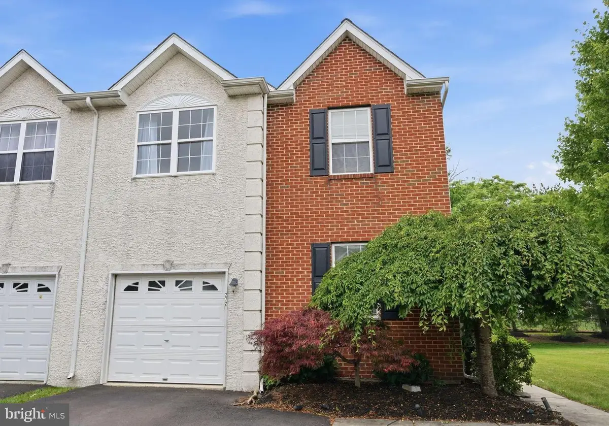 272 Hampshire Dr, Sellersville, PA 18960 - #1