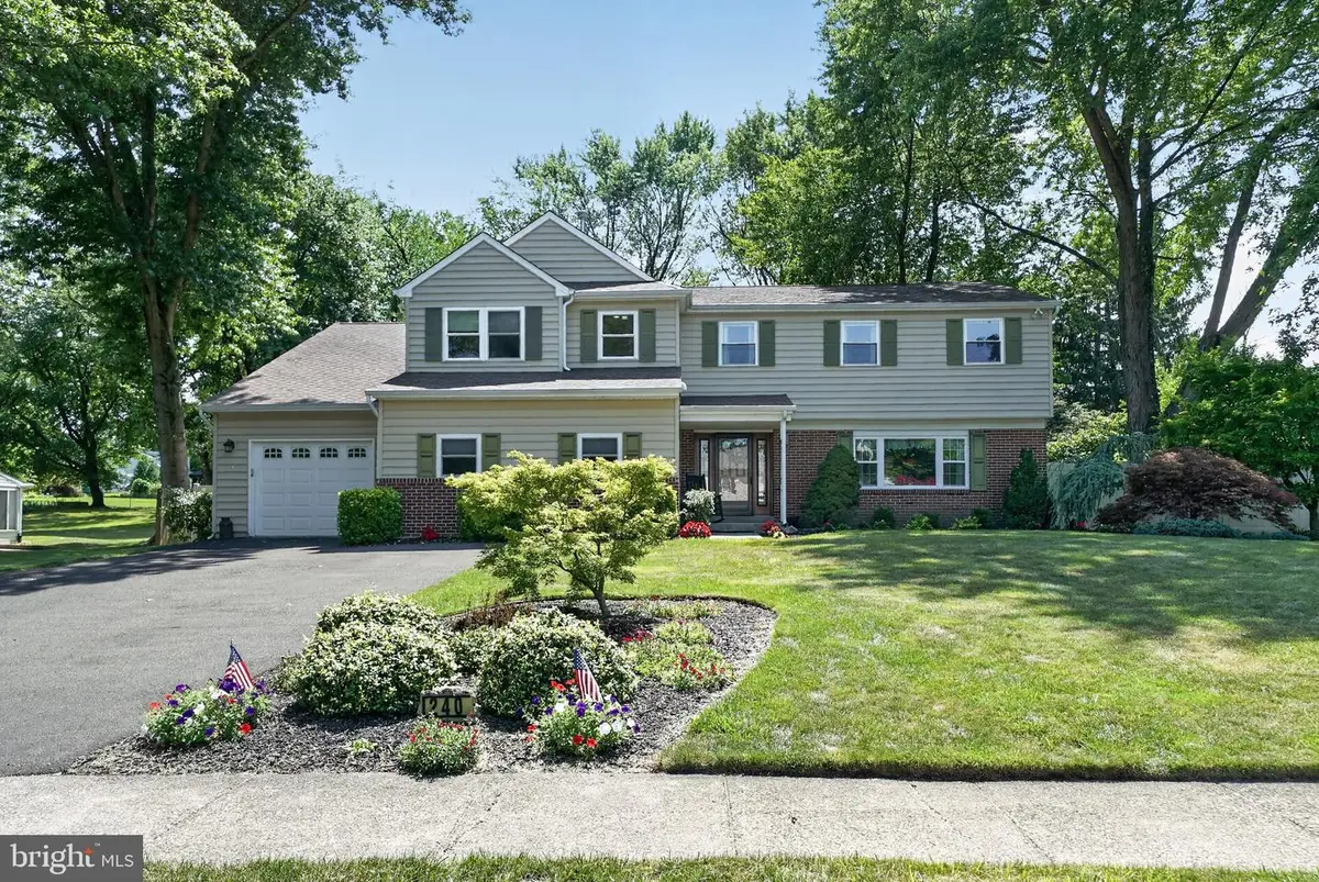 240 Beaver Rd, Southampton, PA 18966 - #1