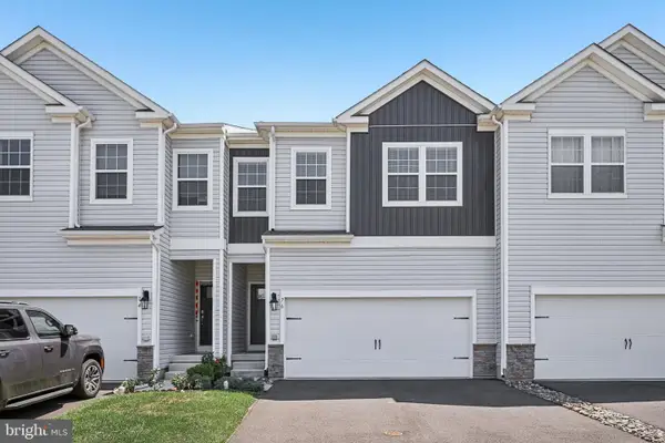 76 Fonthill Ct, QUAKERTOWN, PA 18951