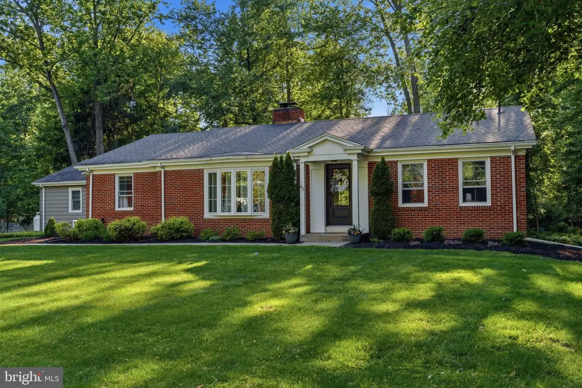 41 S Homestead Dr, Yardley, PA 19067 - #1