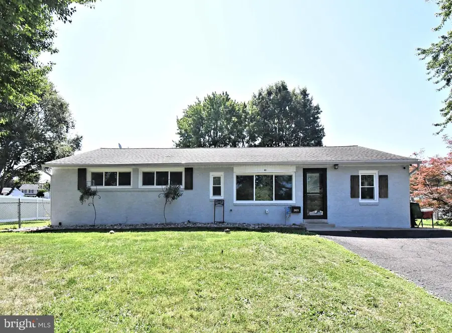 2023 Lockwood Ln, Feasterville Trevose, PA 19053 - #3