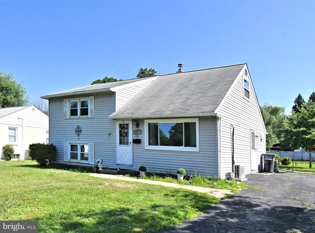 216 Rosewood Ave, Feasterville Trevose, PA 19053 - #1
