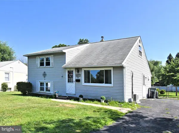 216 Rosewood Ave, FEASTERVILLE TREVOSE, PA 19053