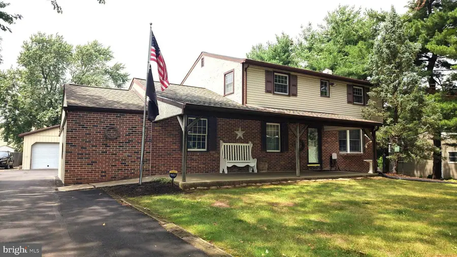 571 Township Line Rd, Telford, PA 18969 - #3